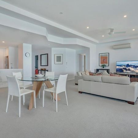 Oceana On Broadbeach Exterior photo