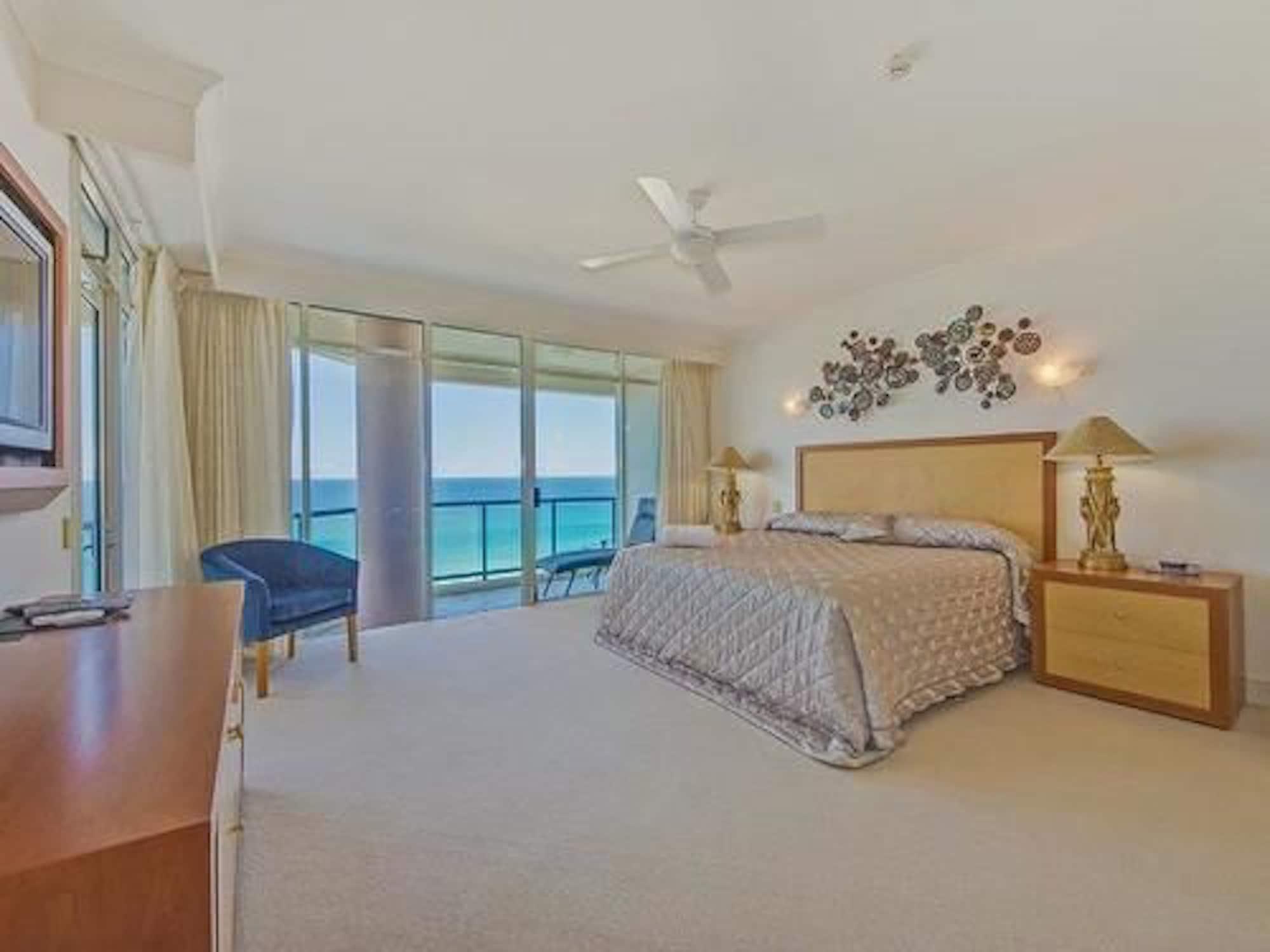 Oceana On Broadbeach Exterior photo