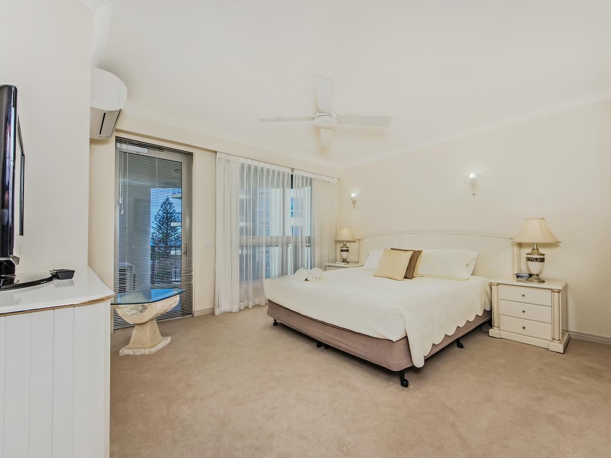 Oceana On Broadbeach Exterior photo