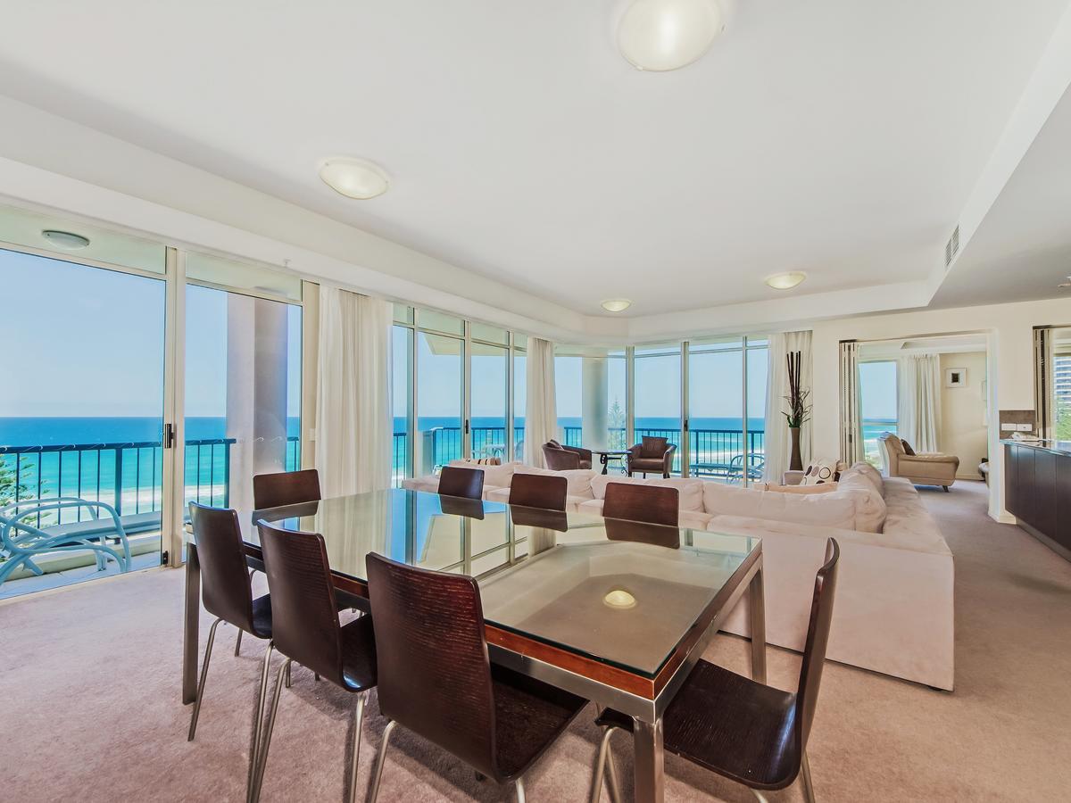 Oceana On Broadbeach Exterior photo